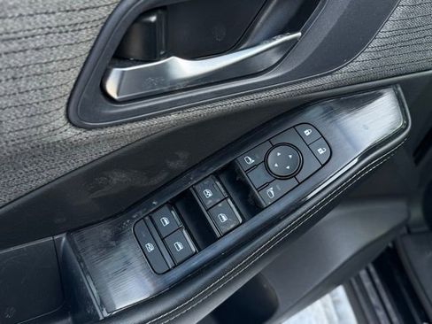 Used 2023 Nissan Rogue SV image 11