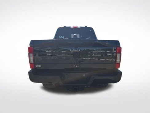 Used 2022 Ford F250 Lariat w/ Black Appearance Package AWD/4WD image 4