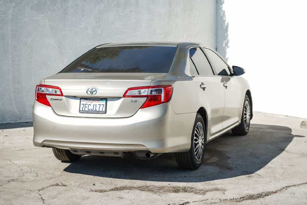 Used 2014 Toyota Camry LE FWD image 6