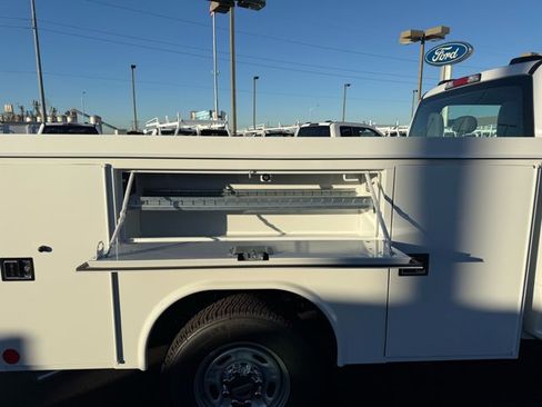 New 2026 Ford F250 XL w/ XL Chrome Package image 8