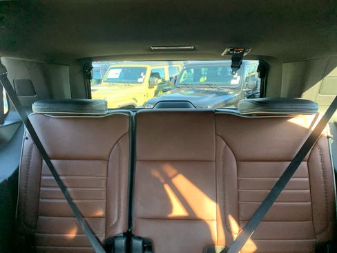 Used 2023 GMC Yukon Denali Ultimate image 36