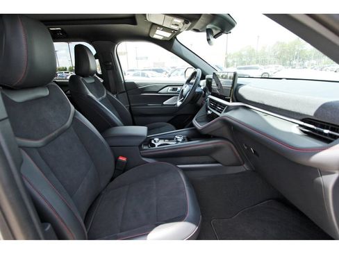 Certified 2026 Ford Explorer ST AWD/4WD image 28