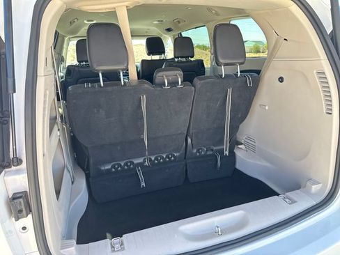 Used 2023 Chrysler Pacifica Touring-L FWD image 23