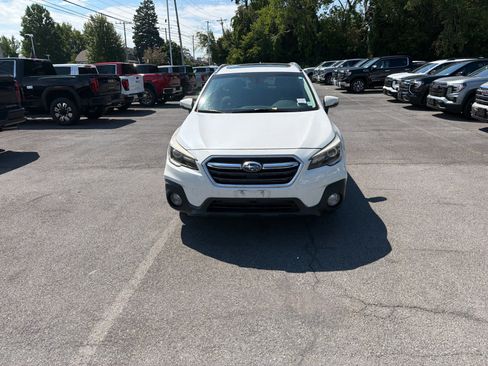 Used 2019 Subaru Outback 3.6R Touring AWD/4WD image 8