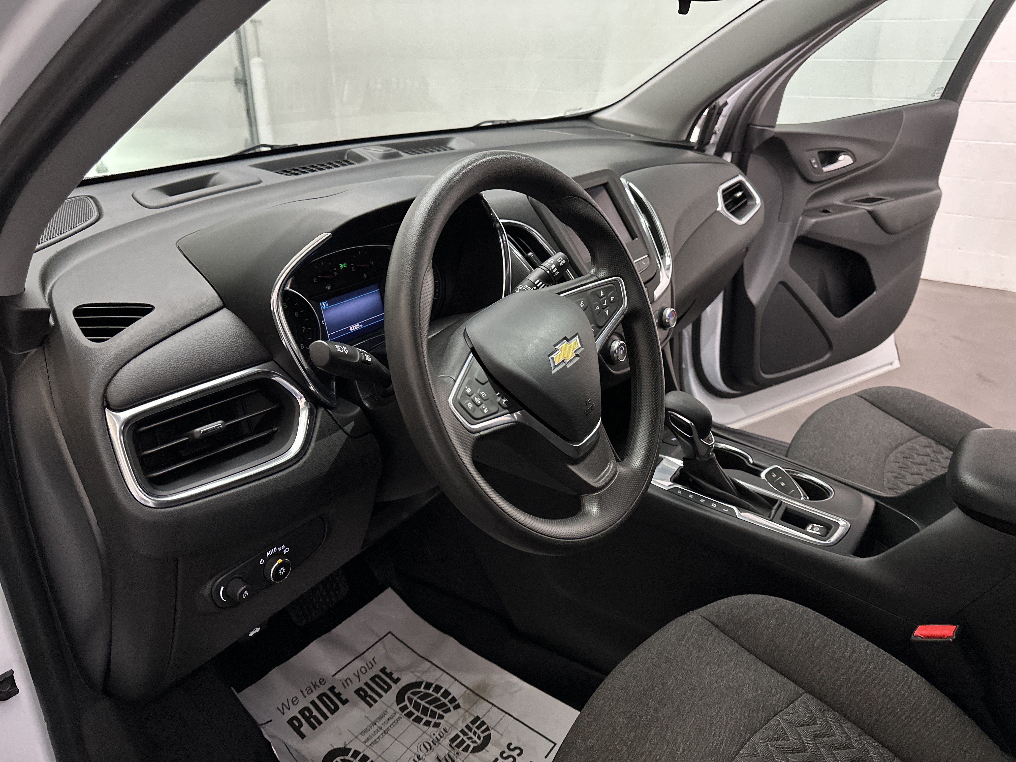 Used 2023 Chevrolet Equinox LT w/ LPO, Floor Liner Package AWD/4WD image 17