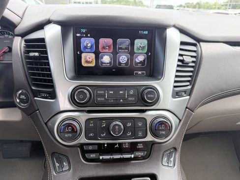 Used 2019 Chevrolet Suburban LT RWD image 11