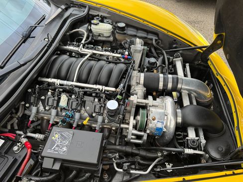 Used 2006 Chevrolet Corvette Coupe w/ Preferred Equipment Group RWD image 43