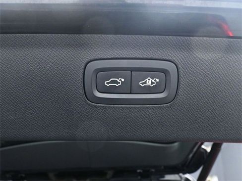 Used 2021 Volvo XC90 T5 Momentum w/ Climate Package image 26