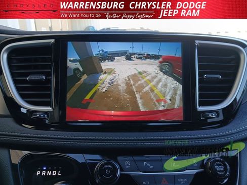 New 2026 Chrysler Pacifica Select image 20