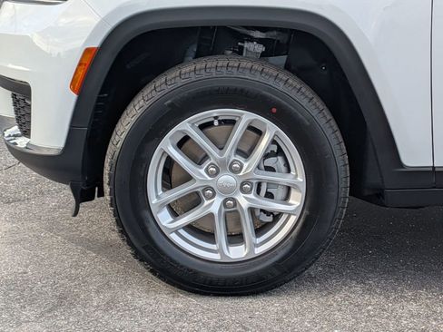 New 2025 Jeep Grand Cherokee L Laredo image 12