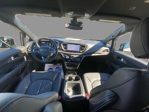 New 2026 Chrysler Pacifica Select image 19