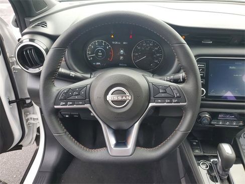 Certified 2024 Nissan Kicks SR image 15