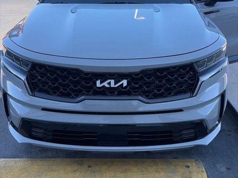 Used 2023 Kia Sorento SX AWD/4WD image 3