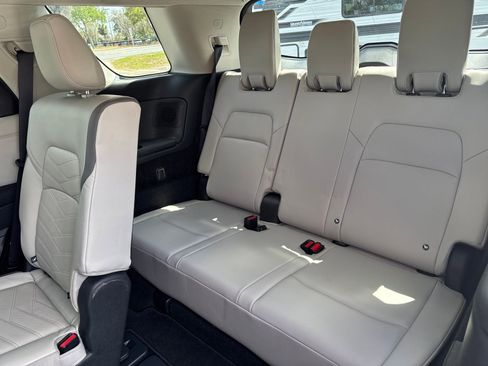 Certified 2022 Nissan Pathfinder Platinum w/ Lighting Package (N92) image 31