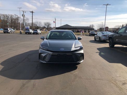 New 2026 Toyota Camry XLE image 5