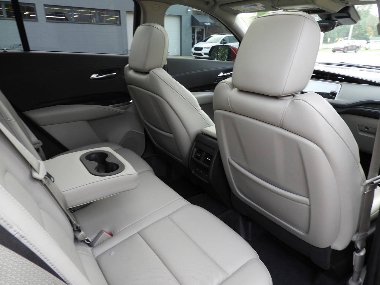 Used 2021 Cadillac XT4 Premium Luxury AWD/4WD image 35