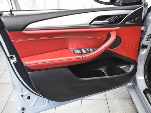 Used 2023 BMW X4 xDrive30i w/ M Sport Package image 9