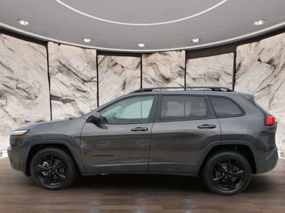 Used 2018 Jeep Cherokee Latitude w/ Altitude Package