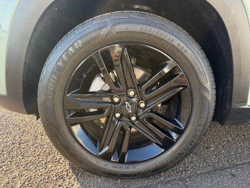 Used 2024 Chevrolet Trax ACTIV w/ Sunroof Package image 11