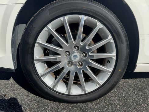 Used 2008 Saturn Aura XR w/ Premium Trim Package image 9