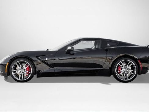 Used 2016 Chevrolet Corvette Stingray Coupe w/ 3LT Preferred Equipment Group image 9