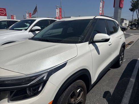 Used 2024 Kia Seltos S FWD image 2