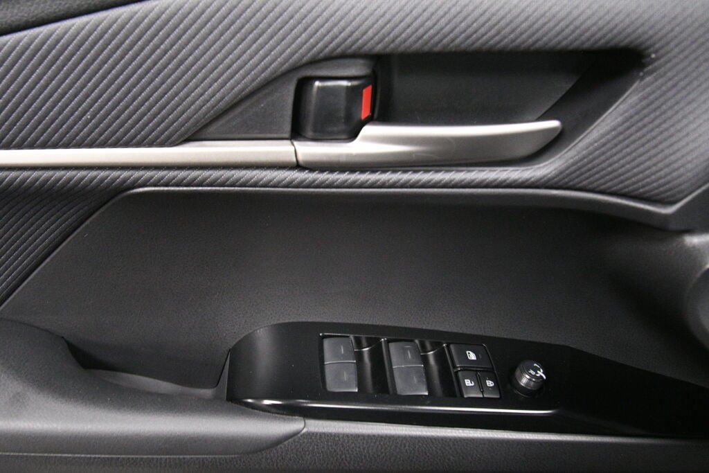 Used 2025 Toyota Camry SE w/ Convenience Package AWD/4WD image 12
