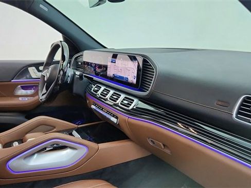 Used 2025 Mercedes-Benz GLS 450 4MATIC image 21