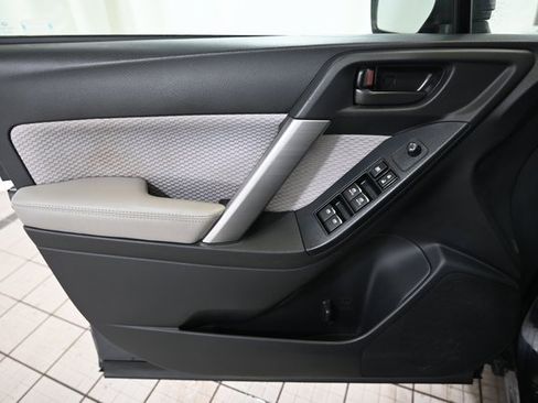 Used 2018 Subaru Forester 2.5i Premium w/ All-Weather Package image 19