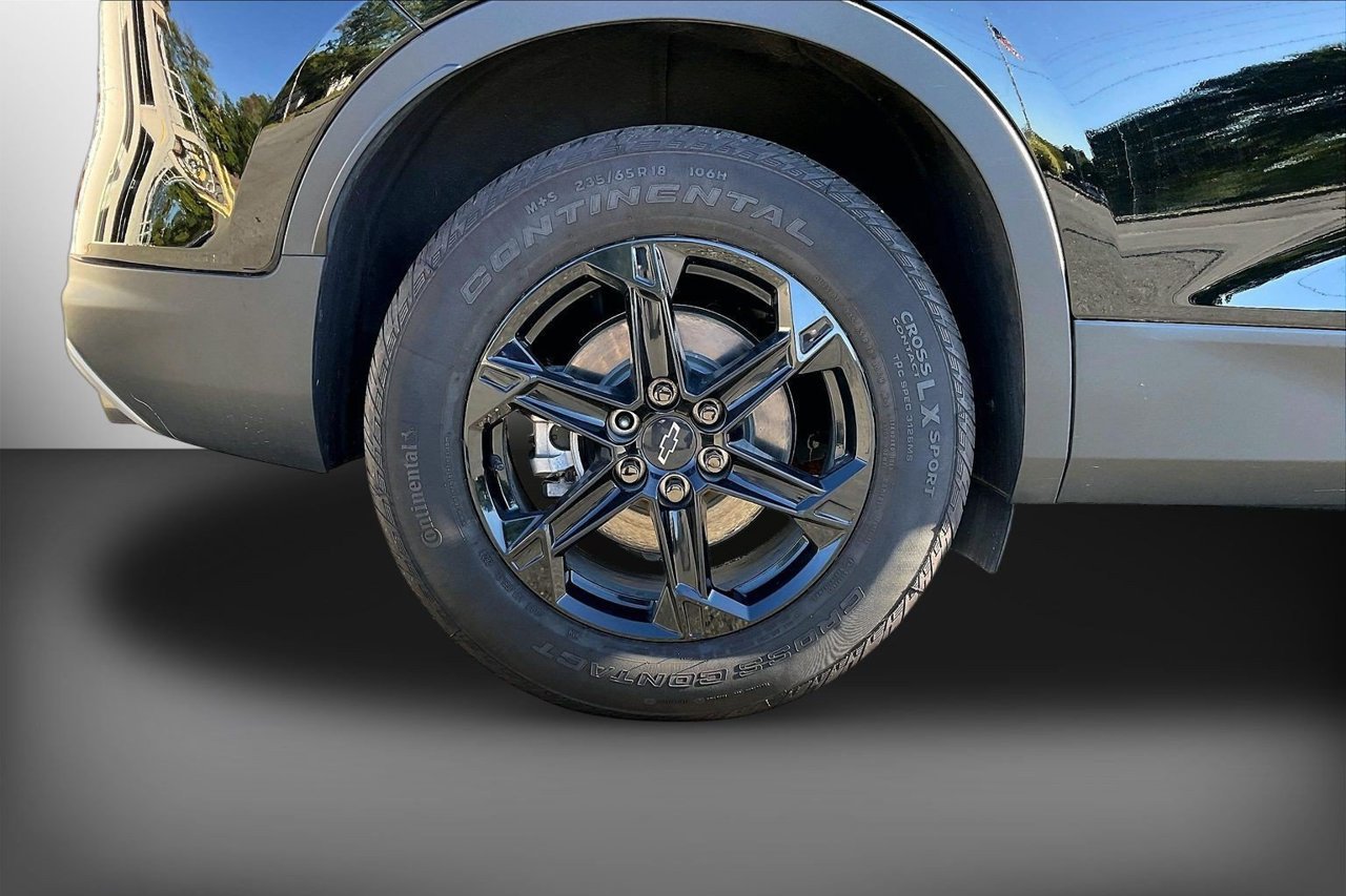 Used 2025 Chevrolet Blazer LT w/ Midnight/Sport Edition FWD image 36