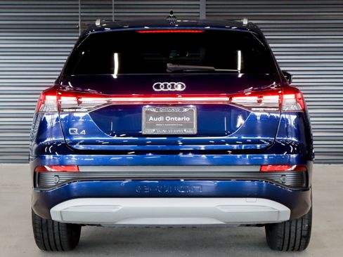 Used 2025 Audi Q4 e-tron Premium w/ Convenience Package RWD image 15