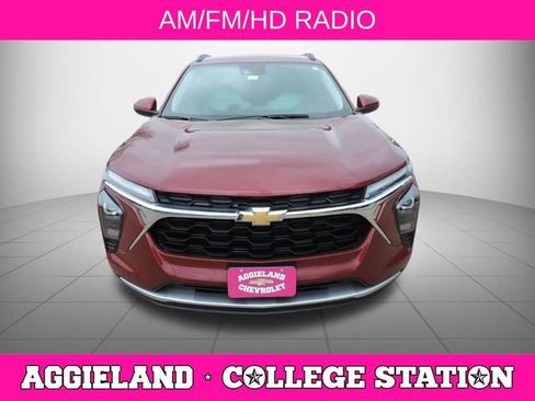 Certified 2025 Chevrolet Trax LT w/ LT Convenience Package image 9