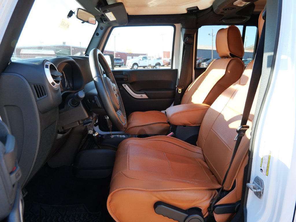 Used 2012 Jeep Wrangler Unlimited Sahara w/ Max Tow Pkg AWD/4WD image 21