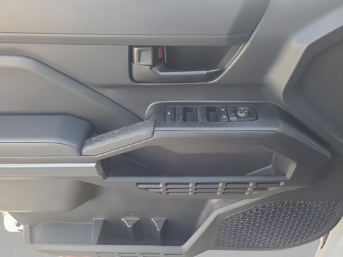 Certified 2025 Toyota Tacoma SR5 image 26