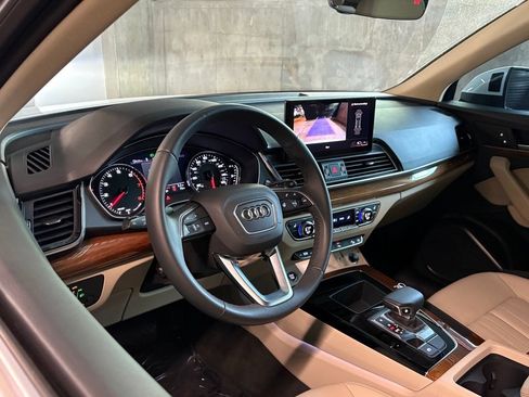 Used 2023 Audi Q5 2.0T Premium w/ Convenience Package AWD/4WD image 4