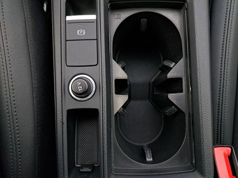 Used 2024 Audi Q3 2.0T Premium image 24