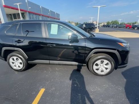 Used 2024 Toyota RAV4 LE AWD/4WD image 3