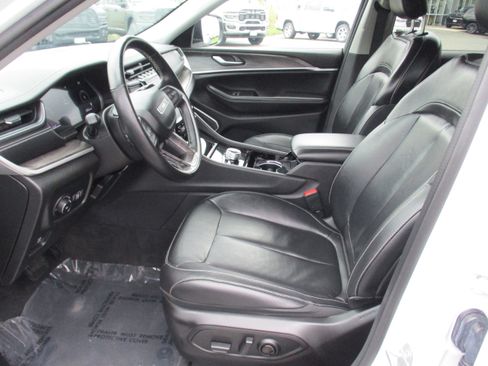 Certified 2022 Jeep Grand Cherokee L Limited AWD/4WD image 12