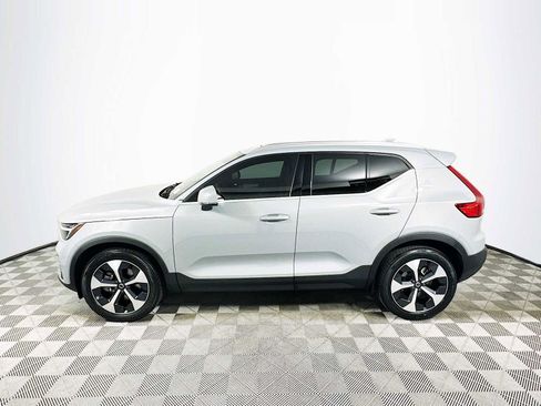 Used 2025 Volvo XC40 B5 Core w/ Protection Package Premier image 4