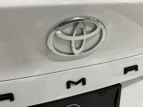 Used 2026 Toyota Camry SE FWD image 28