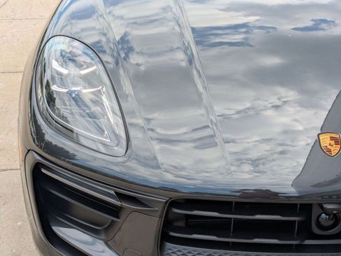 Used 2025 Porsche Macan image 12