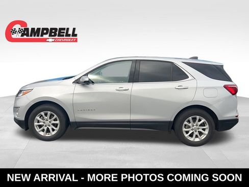 Used 2019 Chevrolet Equinox LT FWD image 2