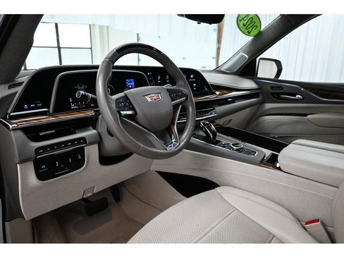 Used 2024 Cadillac Escalade Sport Platinum w/ LPO, ONYX Package AWD/4WD image 38