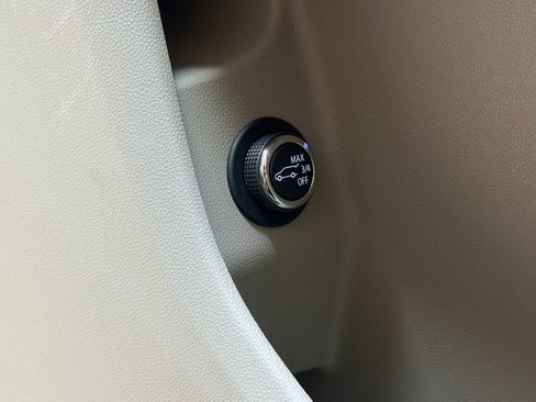 Certified 2023 Cadillac XT4 Luxury image 16