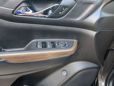 Used 2020 GMC Acadia SLE w/ Driver Convenience Package FWD image 13