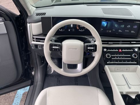 Used 2025 Hyundai Santa Fe SE AWD/4WD image 13
