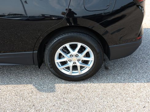 Used 2023 Chevrolet Equinox LT FWD image 3