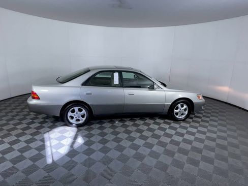 Used 1998 Lexus ES 330 image 9