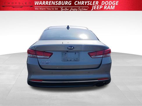 Used 2018 Kia Optima LX w/ 17" Alloy Wheels Package FWD image 5