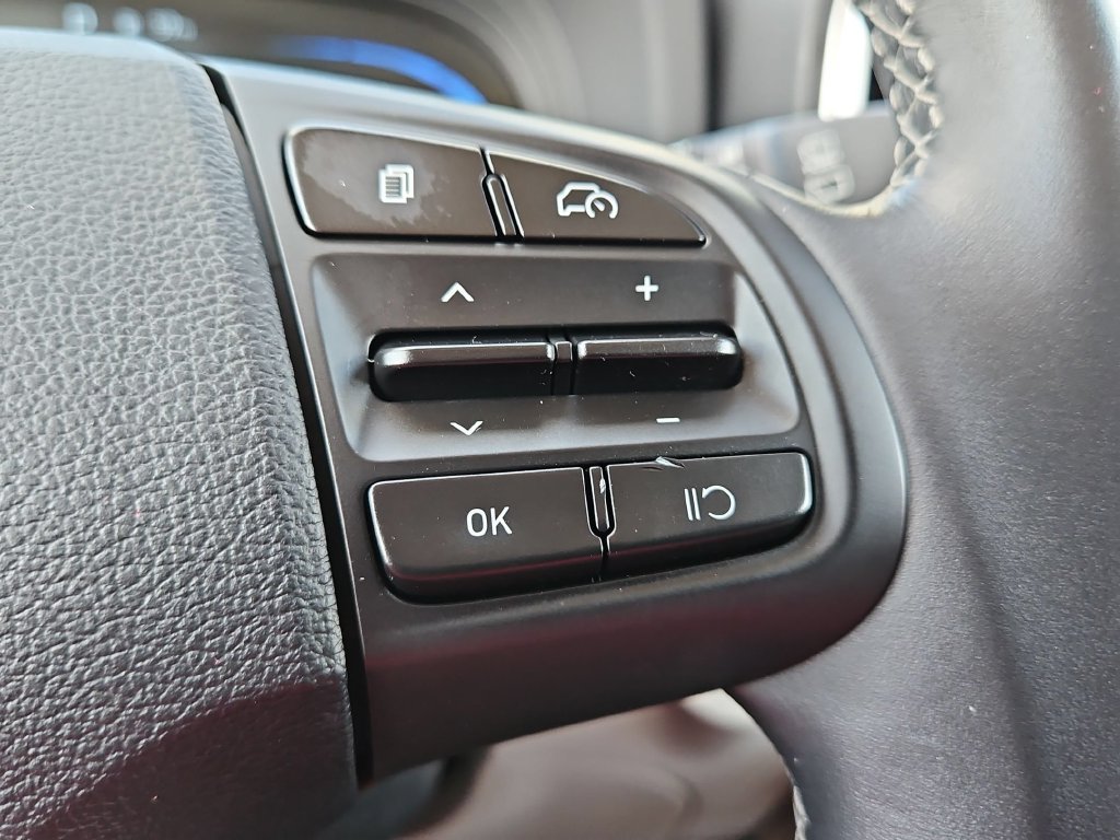 Used 2025 Hyundai Venue SEL FWD image 22